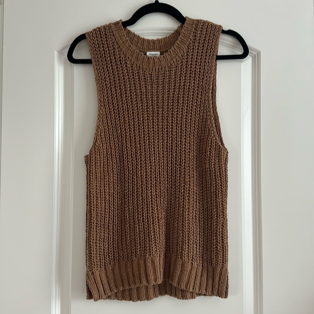 Abercrombie tan sweater tank